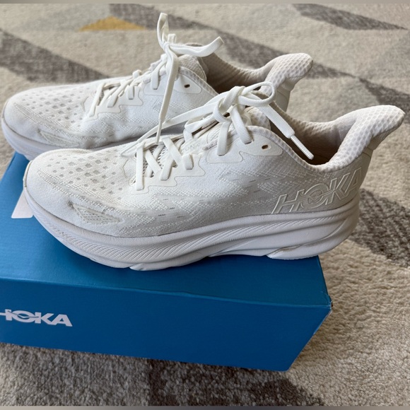 HOKA Clifton 9 White Sneakers – Women’s Size 9 (Comes with Original Box) - Picture 3 of 4